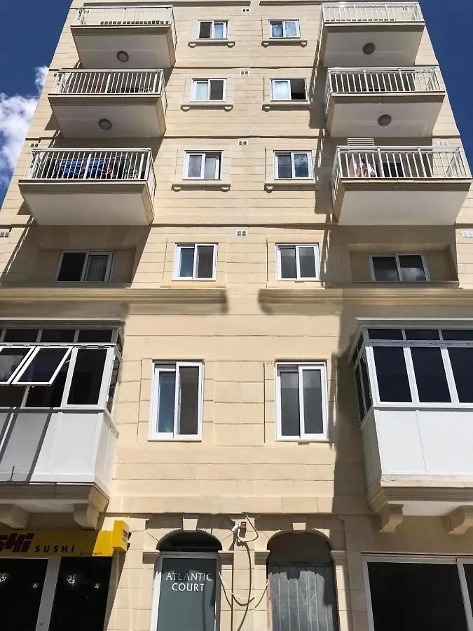 F9 Room 2, Private Room Two Single Beds Shared Bathroom In Shared Flat Msida