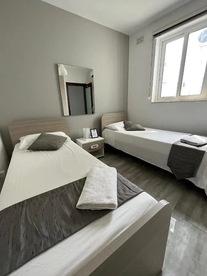 F9 Room 2, Private Room Two Single Beds Shared Bathroom In Shared Flat Msida