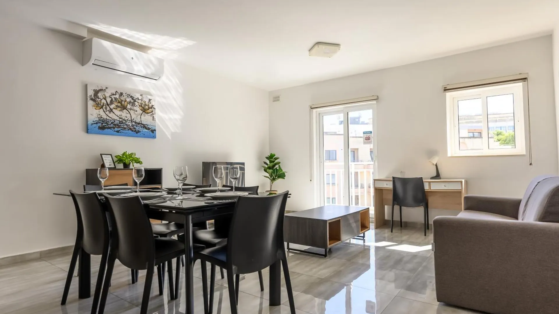 F9 Room 2, Private Room Two Single Beds Shared Bathroom In Shared Flat Msida Homestay