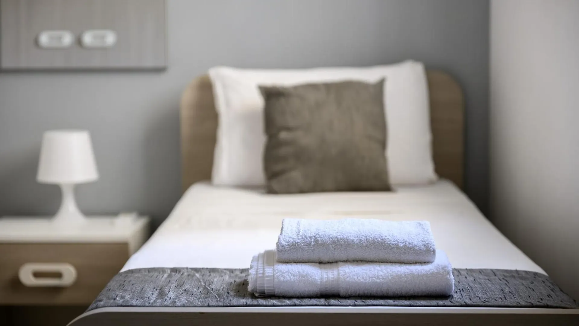 Homestay F9 Room 2, Private Room Two Single Beds Shared Bathroom In Shared Flat Msida