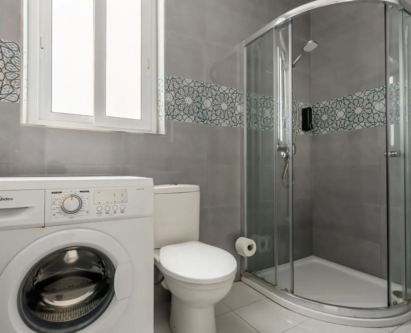 F9 Room 2, Private Room Two Single Beds Shared Bathroom In Shared Flat Msida 0*,