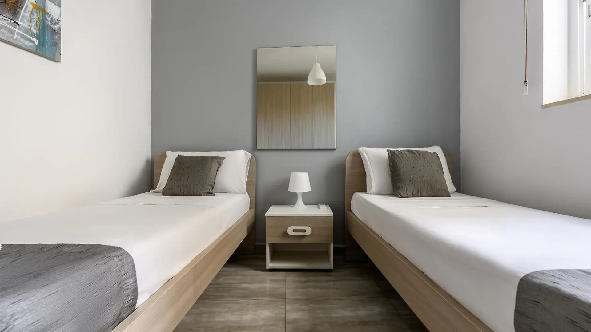 F9 Room 2, Private Room Two Single Beds Shared Bathroom In Shared Flat Msida Malta